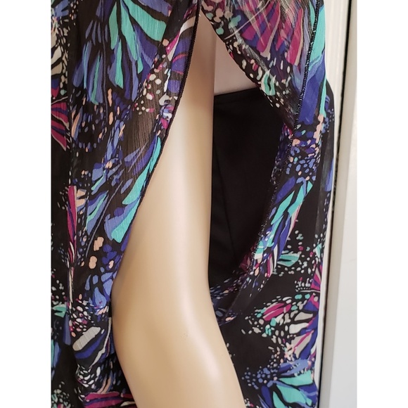 NWT| ELLE {FLORAL BUTTERFLY BATWING TOP} - Picture 7 of 9